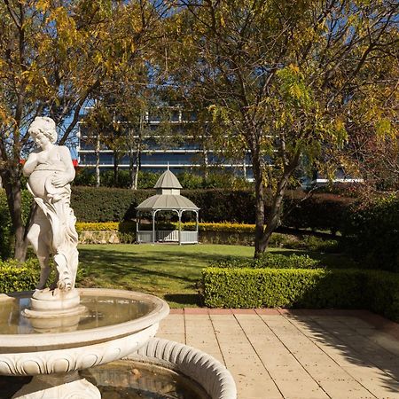 Visy Dior Hotel Baulkham Hills Exterior photo
