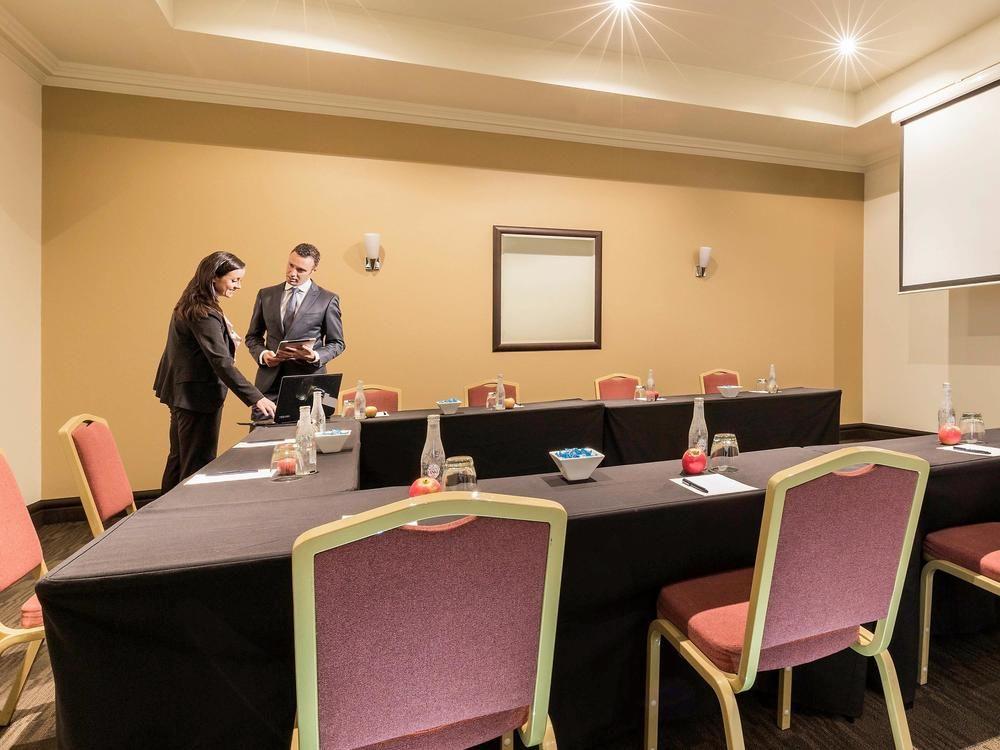 Visy Dior Hotel Baulkham Hills Exterior photo