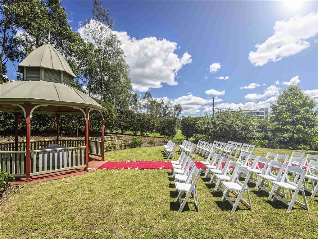Visy Dior Hotel Baulkham Hills Exterior photo