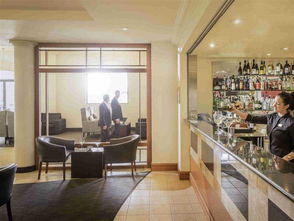 Visy Dior Hotel Baulkham Hills Exterior photo