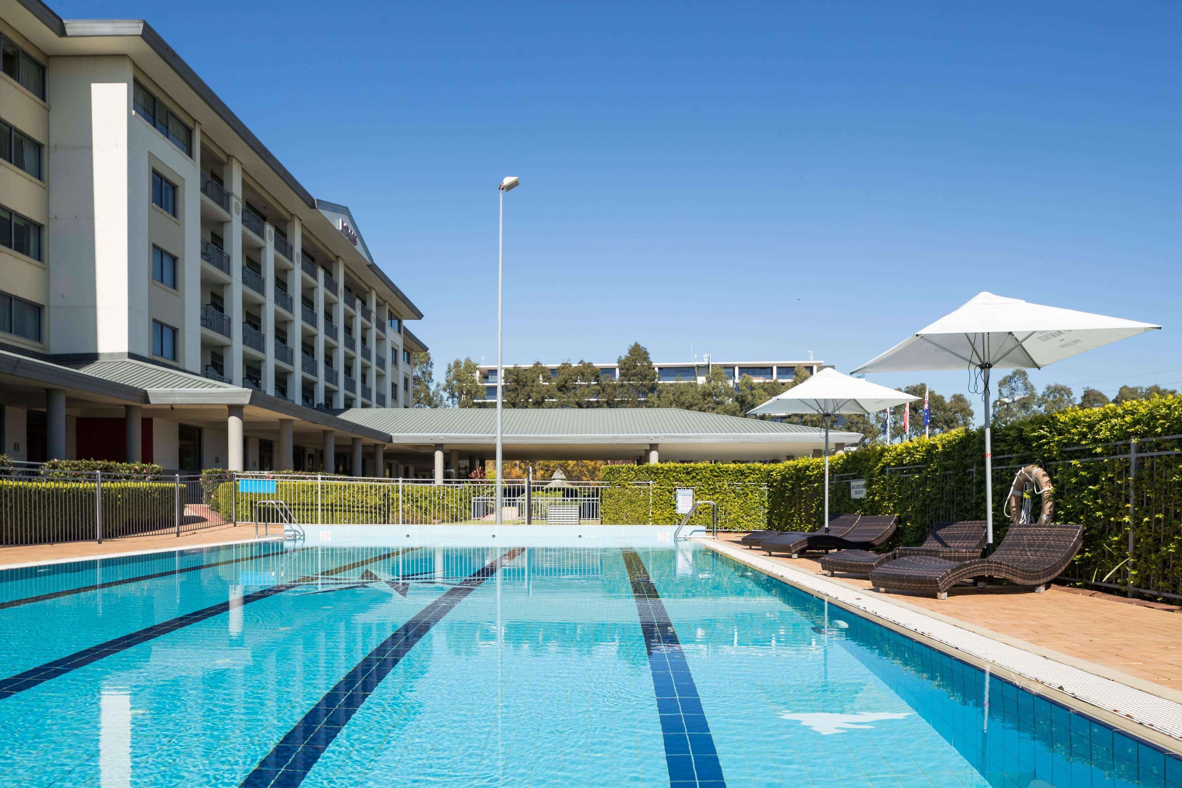 Visy Dior Hotel Baulkham Hills Exterior photo