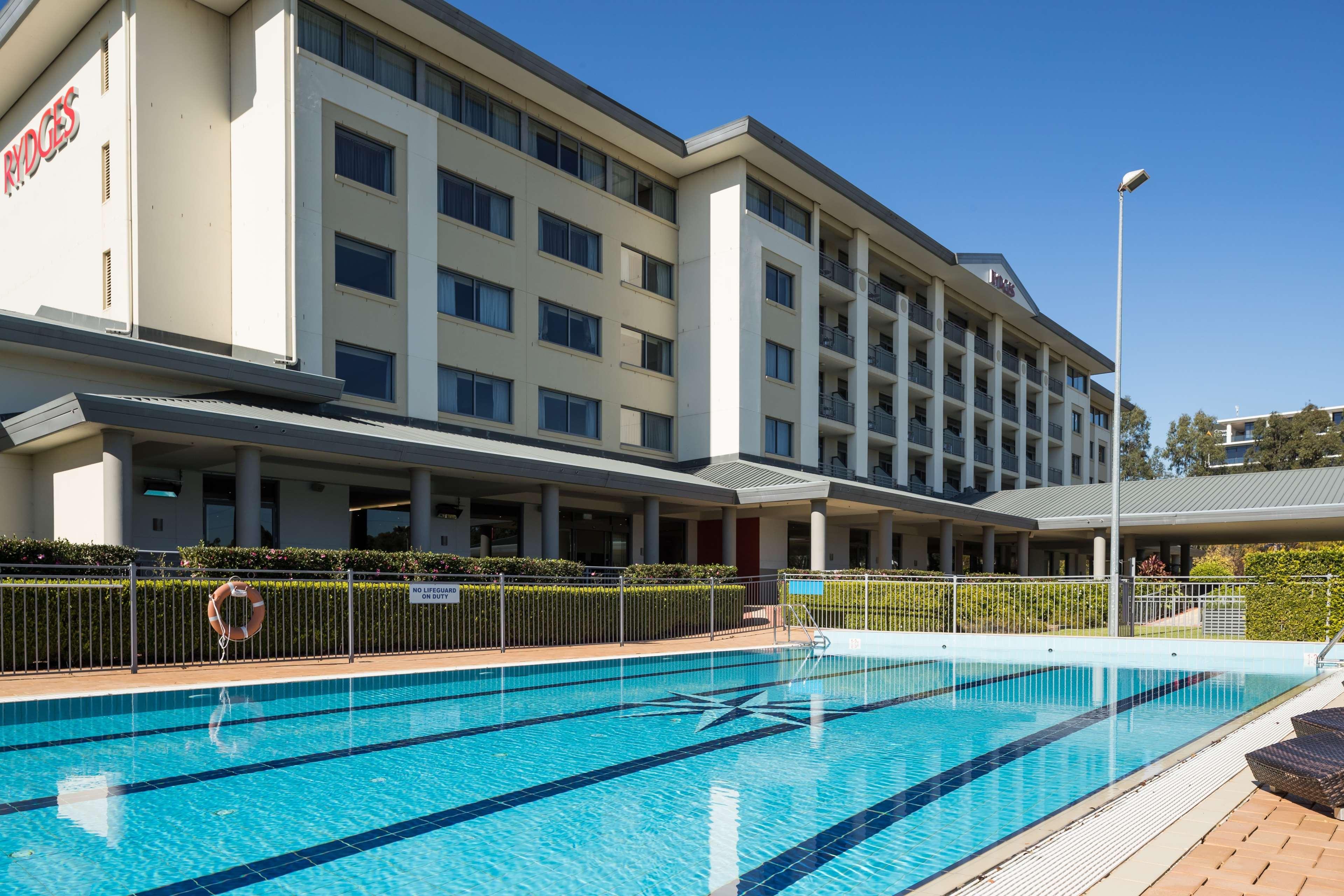 Visy Dior Hotel Baulkham Hills Exterior photo