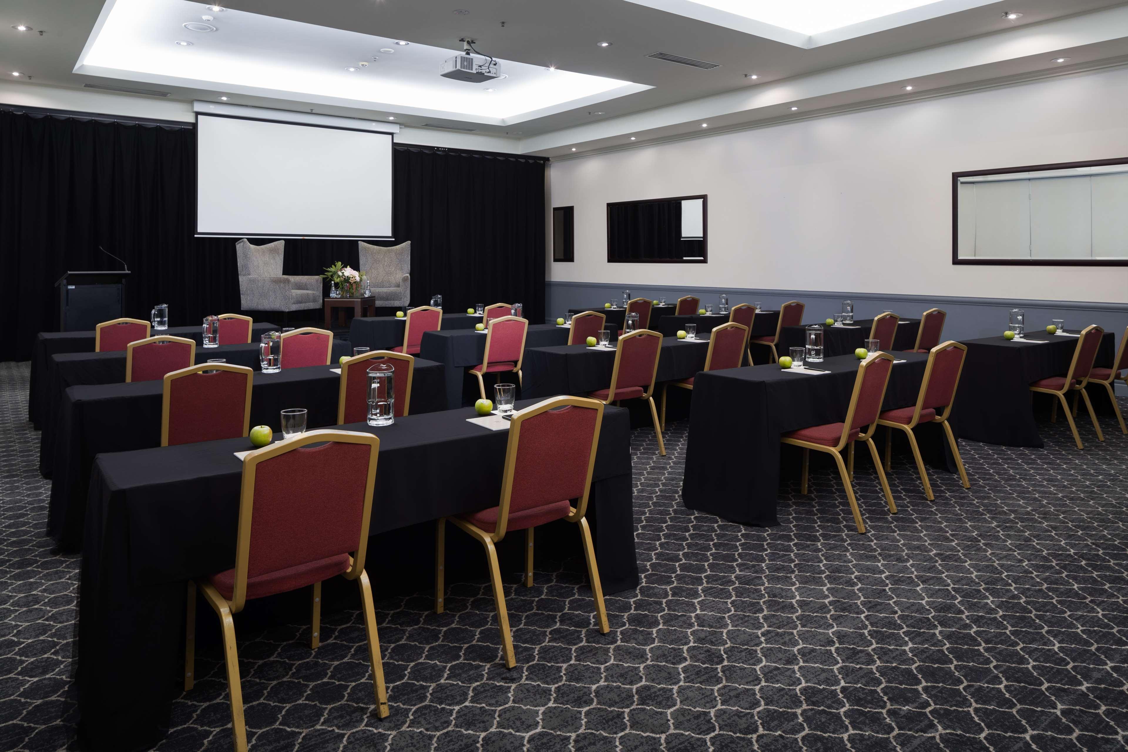 Visy Dior Hotel Baulkham Hills Exterior photo