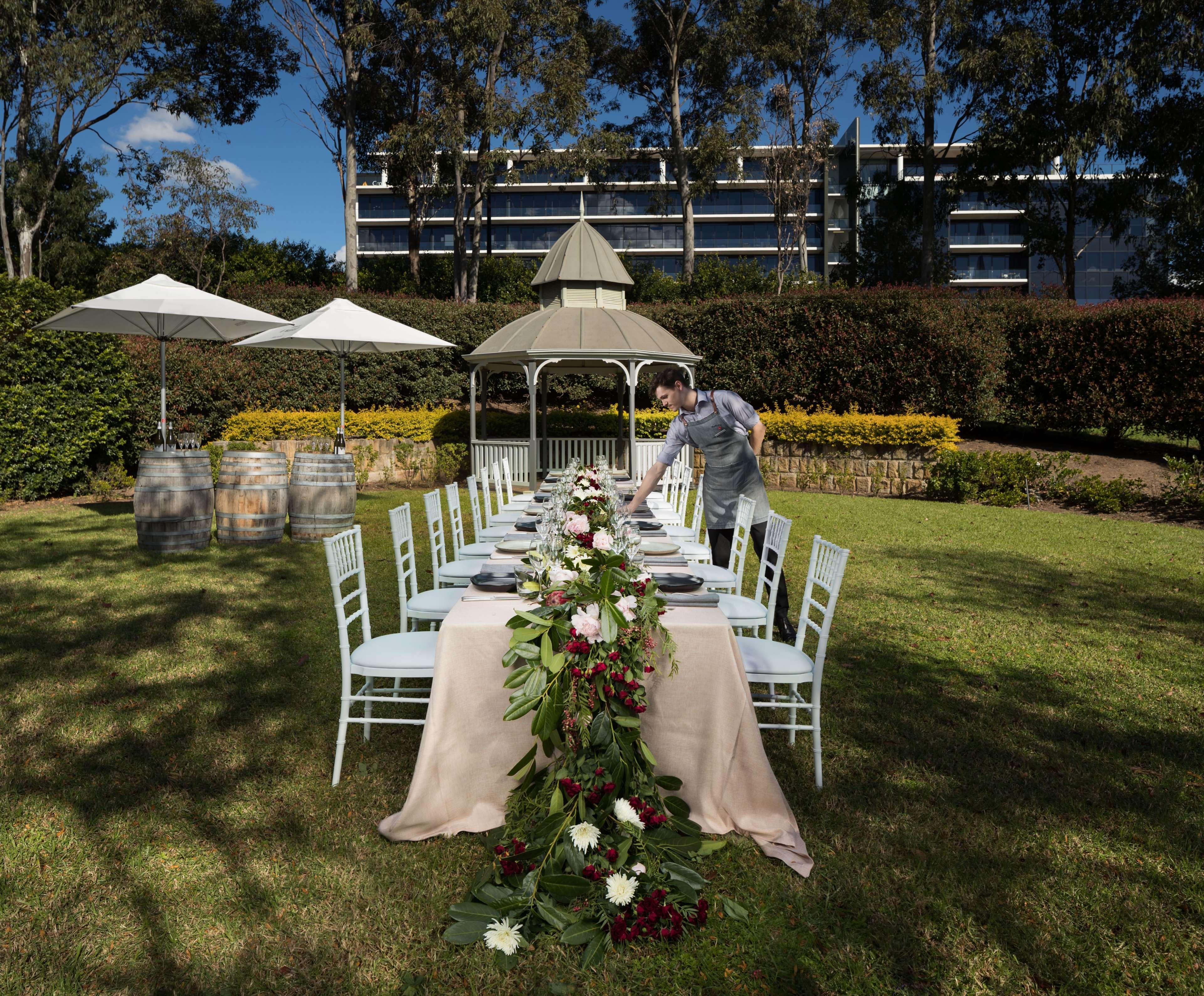 Visy Dior Hotel Baulkham Hills Exterior photo