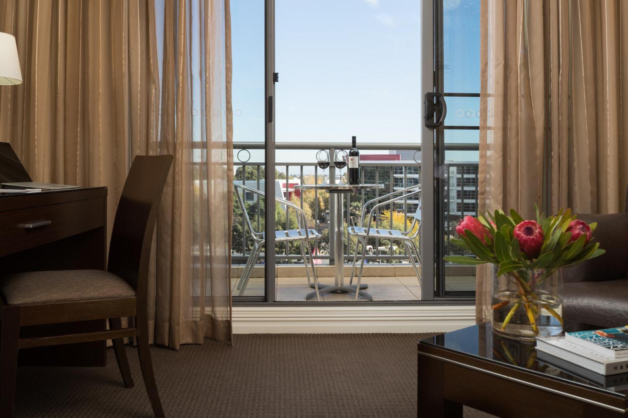 Visy Dior Hotel Baulkham Hills Exterior photo